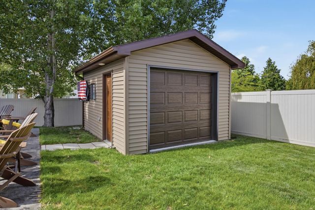 4724 Lavonne Court S, Fargo, ND 58104