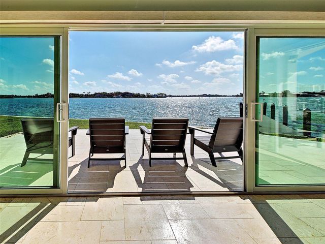 885 WHITE CAP CIRCLE 34, Venice, FL 34285