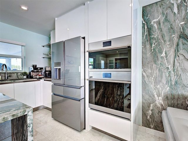 885 WHITE CAP CIRCLE 34, Venice, FL 34285