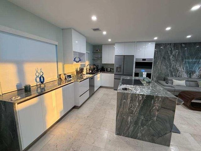 885 WHITE CAP CIRCLE 34, Venice, FL 34285