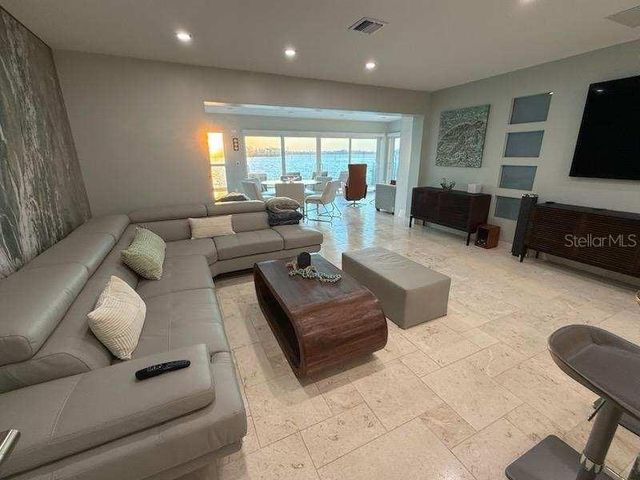 885 WHITE CAP CIRCLE 34, Venice, FL 34285