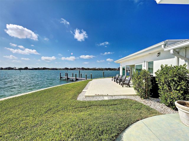 885 WHITE CAP CIRCLE 34, Venice, FL 34285