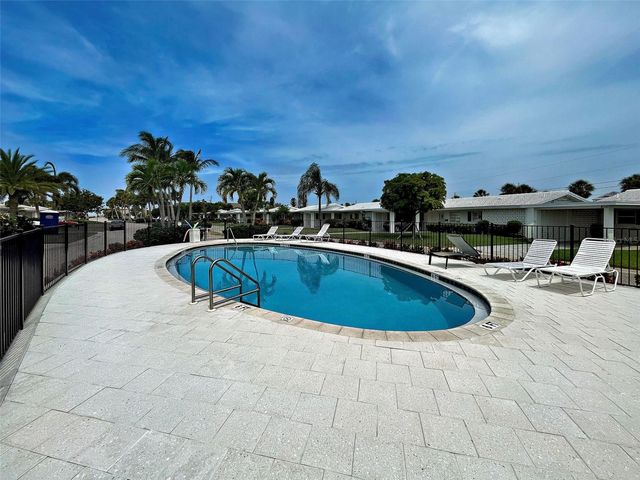 885 WHITE CAP CIRCLE 34, Venice, FL 34285