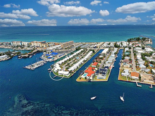 885 WHITE CAP CIRCLE 34, Venice, FL 34285