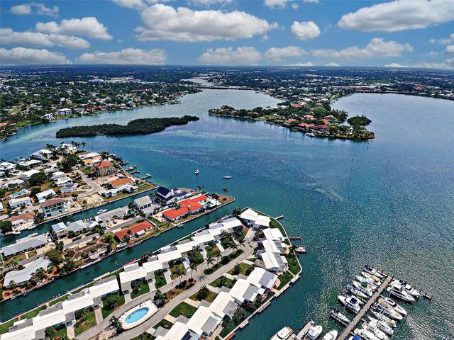 885 WHITE CAP CIRCLE 34, Venice, FL 34285