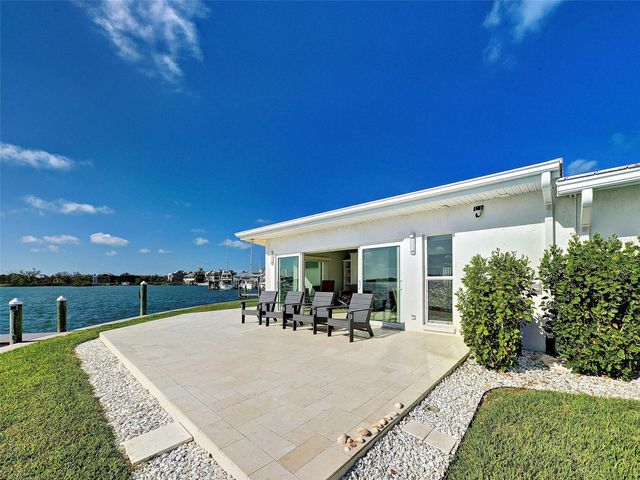 885 WHITE CAP CIRCLE 34, Venice, FL 34285