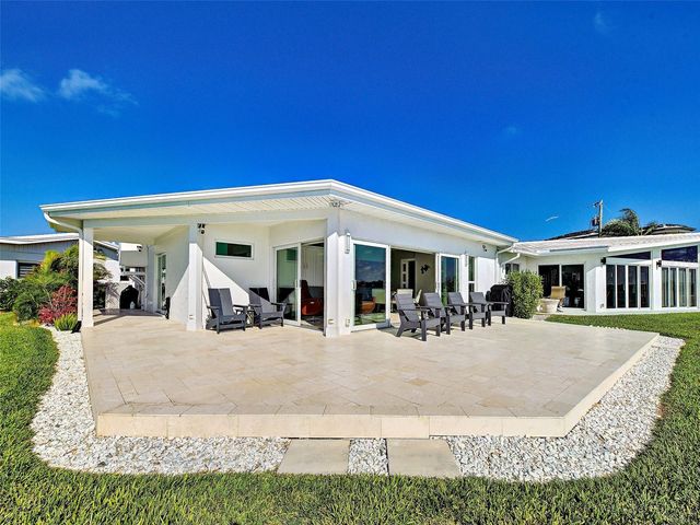 885 WHITE CAP CIRCLE 34, Venice, FL 34285