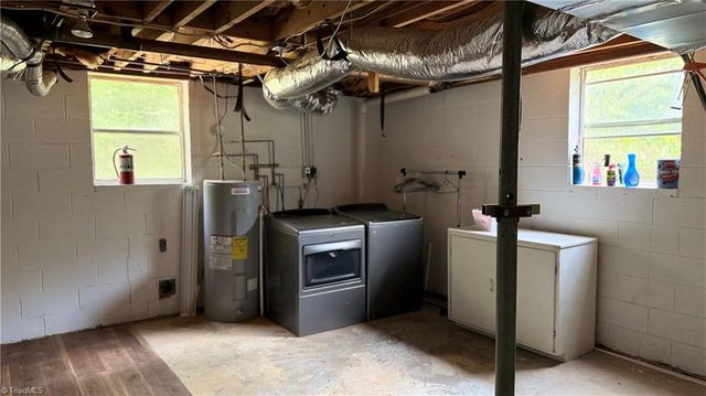 134 Carolina Avenue, Mount Airy, NC 27030