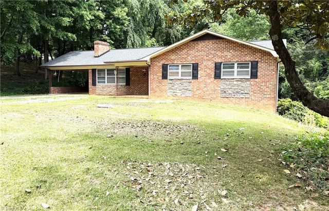 134 Carolina Avenue, Mount Airy, NC 27030