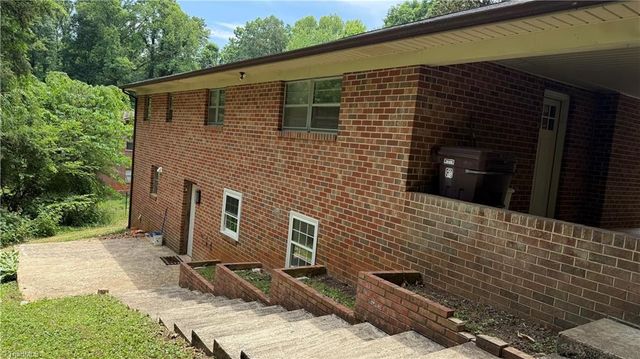 134 Carolina Avenue, Mount Airy, NC 27030