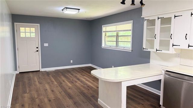 134 Carolina Avenue, Mount Airy, NC 27030