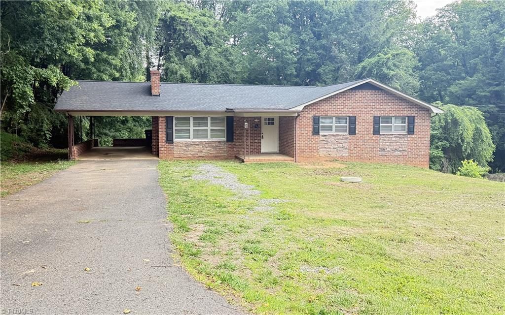 134 Carolina Avenue, Mount Airy, NC 27030