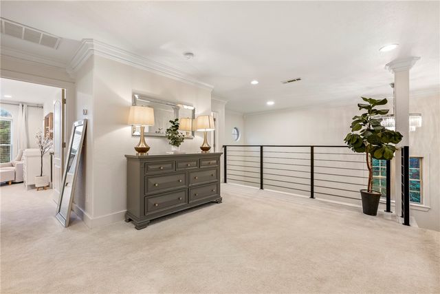 6504 W Hearth Stone Drive, Rogers, AR 72758