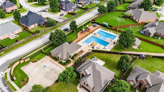 6504 W Hearth Stone Drive, Rogers, AR 72758