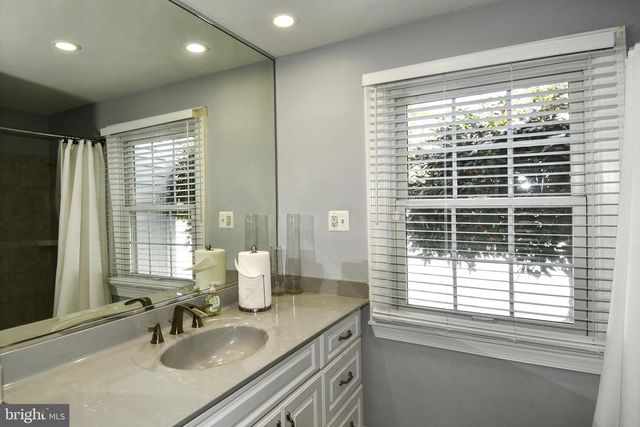 121 RIVER FOREST LN, Fort Washington, MD 20744