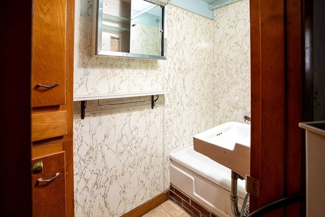 179 Robert St, Westport, MA 02790