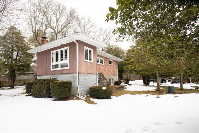 179 Robert St, Westport, MA 02790