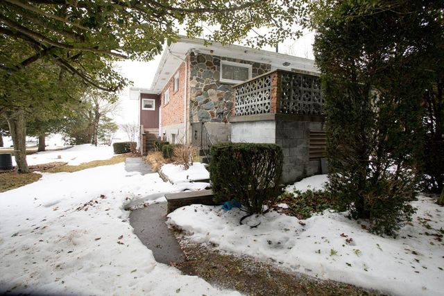 179 Robert St, Westport, MA 02790