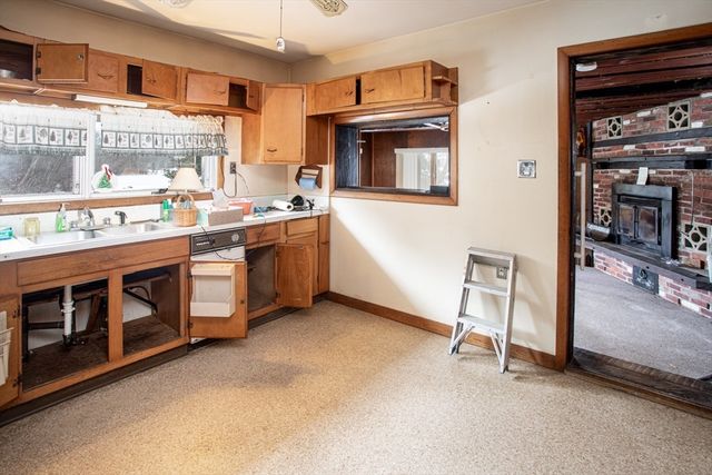 179 Robert St, Westport, MA 02790