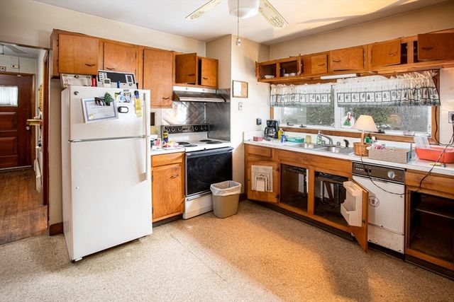 179 Robert St, Westport, MA 02790