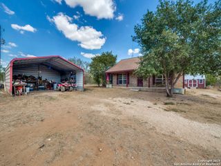 4979 FM 1343, Devine, TX 78016