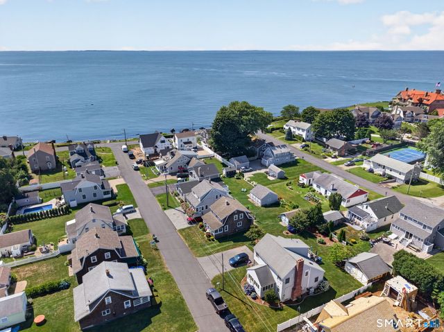 27 Gates Road, Old Saybrook, CT 06475