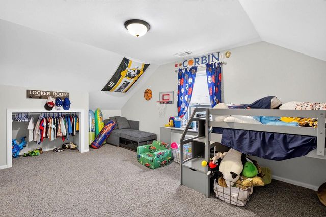 822 W 11TH AVENUE, Oshkosh, WI 54902