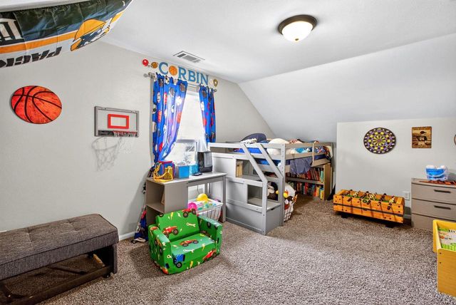 822 W 11TH AVENUE, Oshkosh, WI 54902
