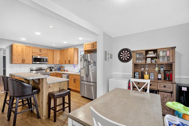 822 W 11TH AVENUE, Oshkosh, WI 54902