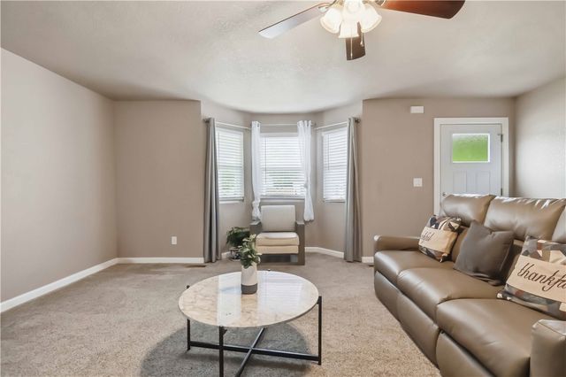 453 W 2nd Street, Centerton, AR 72719