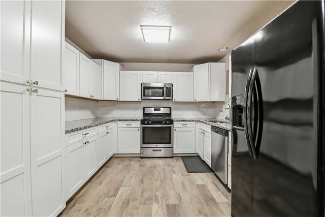453 W 2nd Street, Centerton, AR 72719