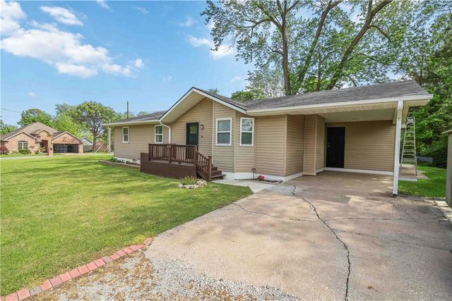 453 W 2nd Street, Centerton, AR 72719