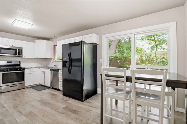 453 W 2nd Street, Centerton, AR 72719