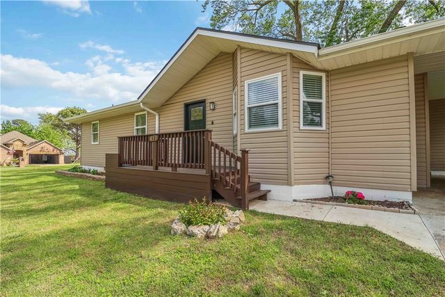 453 W 2nd Street, Centerton, AR 72719