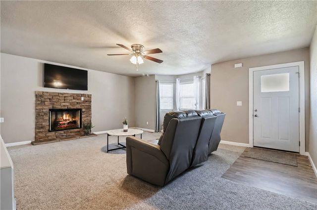 453 W 2nd Street, Centerton, AR 72719