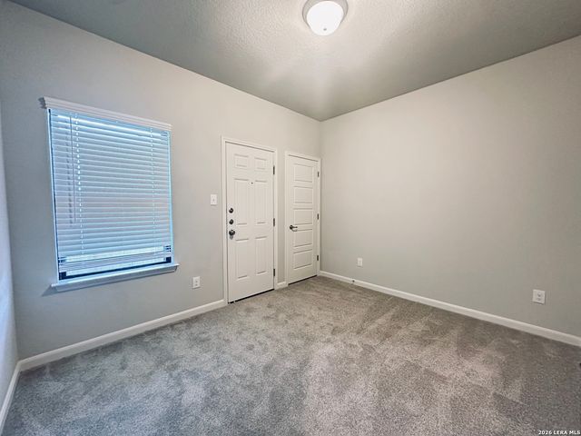 7162 Magnolia Crk Unit 101, San Antonio, TX 78252