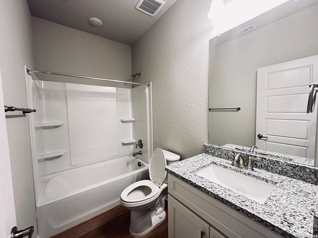 7162 Magnolia Crk Unit 101, San Antonio, TX 78252