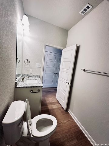 7162 Magnolia Crk Unit 101, San Antonio, TX 78252