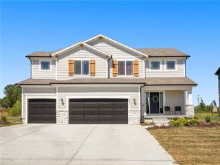 9004 NE 111th Place, Kansas City, MO 64157