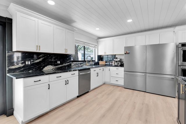 1901 LANDSIDE DRIVE, Valrico, FL 33594
