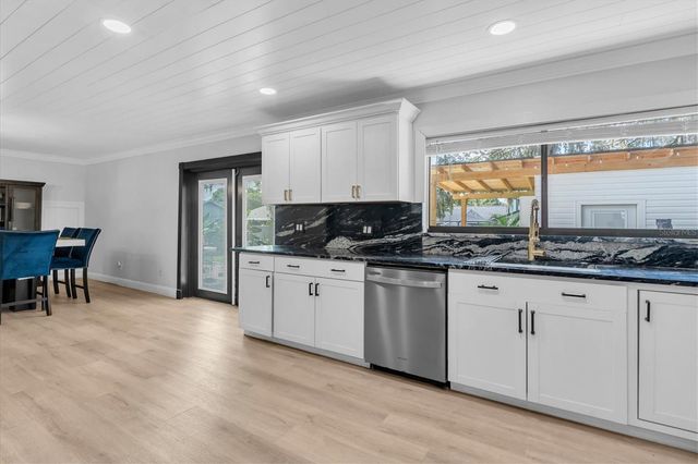 1901 LANDSIDE DRIVE, Valrico, FL 33594