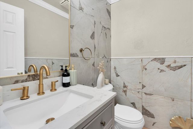 1901 LANDSIDE DRIVE, Valrico, FL 33594