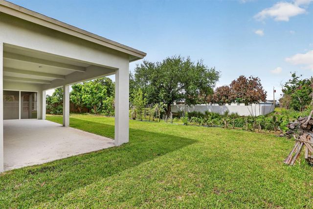 1974 SW Idaho Lane, Port St. Lucie, FL 34953