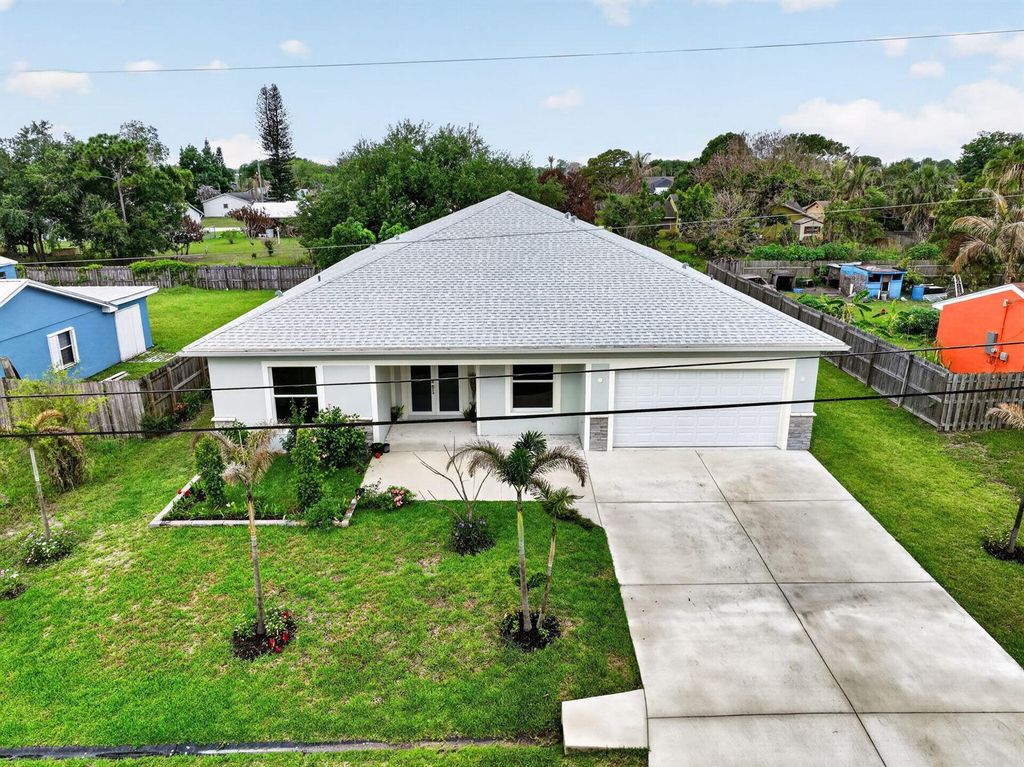 1974 SW Idaho Lane, Port St. Lucie, FL 34953