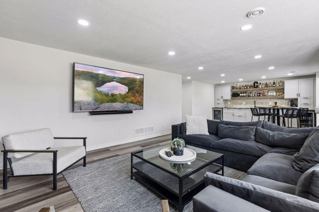 17765 69th Place N, Maple Grove, MN 55311