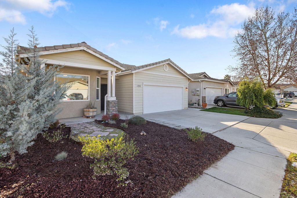 135 Headwaters Road, Templeton, CA 93465