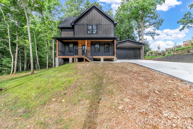 80 Goldenwood Lane, Mills River, NC 28759