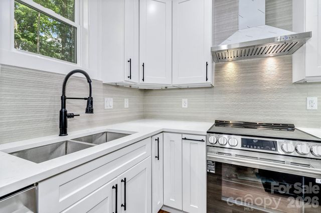 80 Goldenwood Lane, Mills River, NC 28759