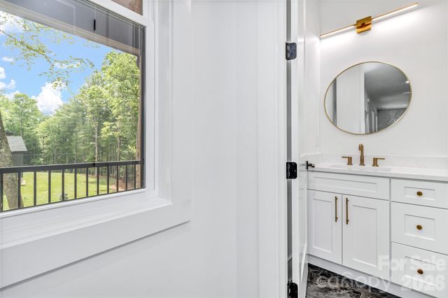 80 Goldenwood Lane, Mills River, NC 28759