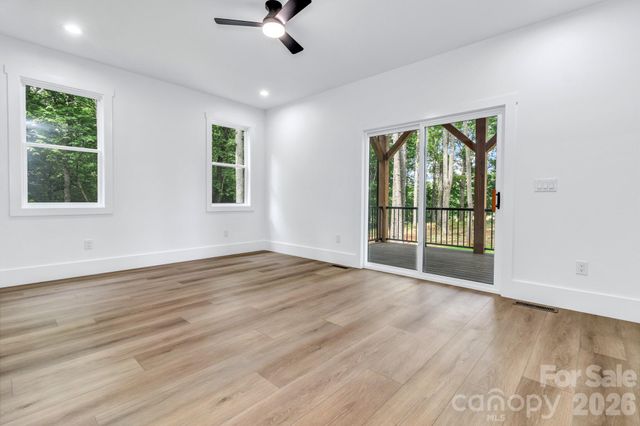 80 Goldenwood Lane, Mills River, NC 28759